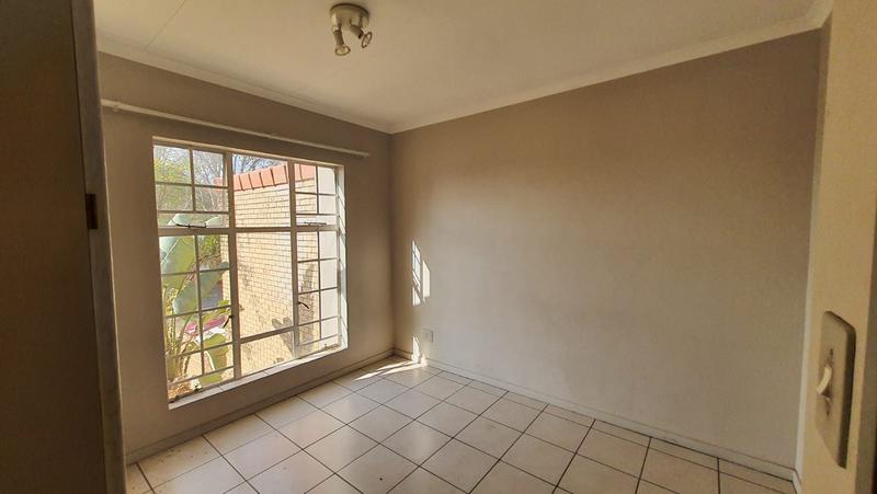 To Let 2 Bedroom Property for Rent in Olympus AH Gauteng