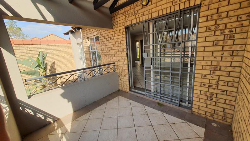 To Let 2 Bedroom Property for Rent in Olympus AH Gauteng