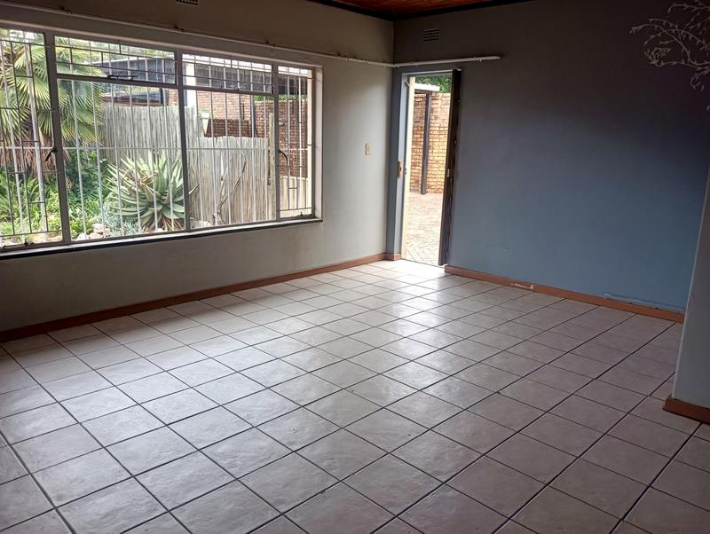 6 Bedroom Property for Sale in Freeway Park Gauteng