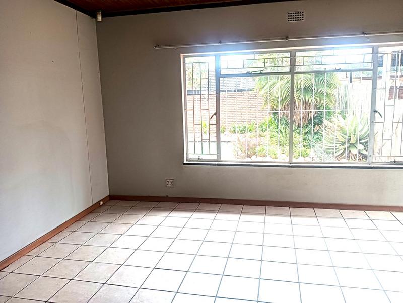 6 Bedroom Property for Sale in Freeway Park Gauteng