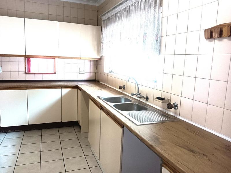 6 Bedroom Property for Sale in Freeway Park Gauteng