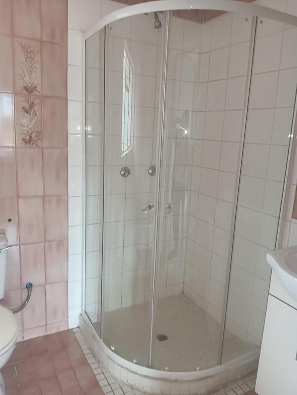 6 Bedroom Property for Sale in Freeway Park Gauteng