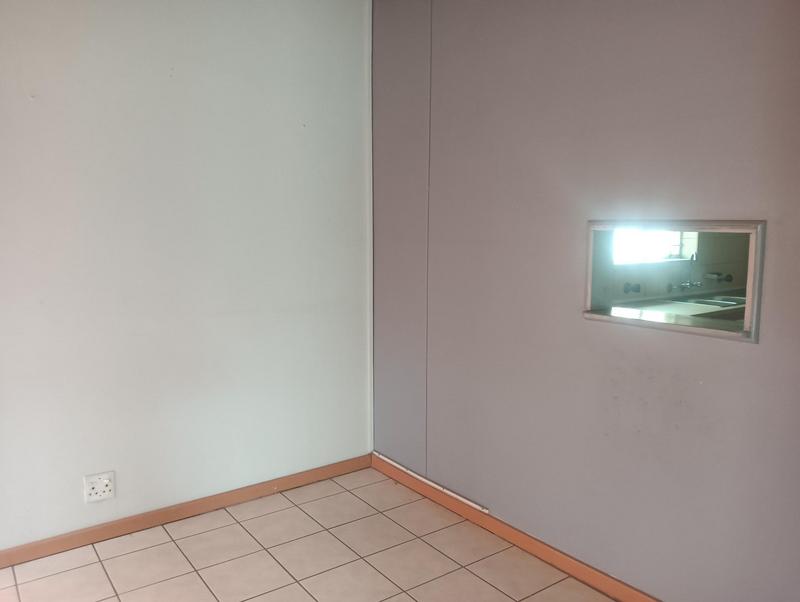 6 Bedroom Property for Sale in Freeway Park Gauteng