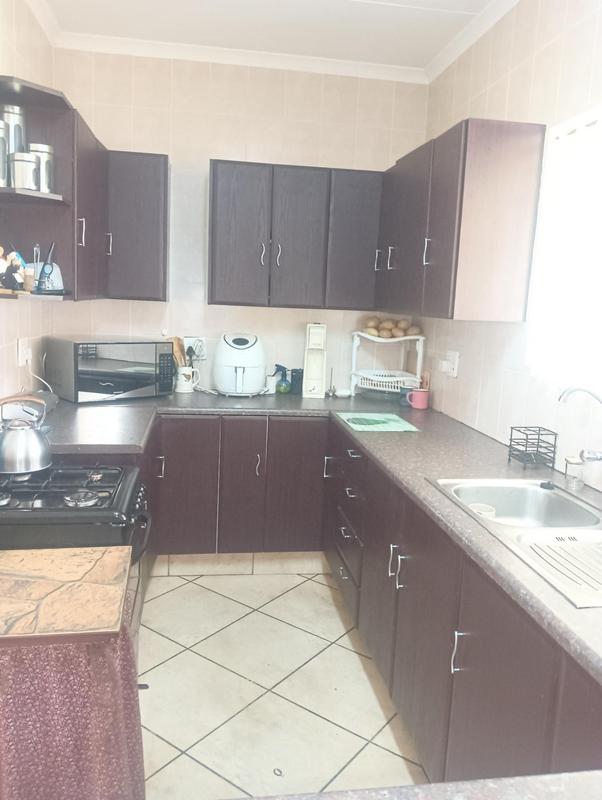 6 Bedroom Property for Sale in Freeway Park Gauteng