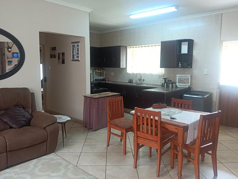 6 Bedroom Property for Sale in Freeway Park Gauteng