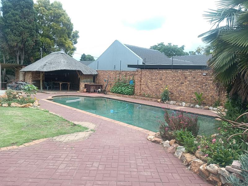 6 Bedroom Property for Sale in Freeway Park Gauteng