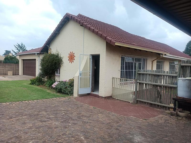 6 Bedroom Property for Sale in Freeway Park Gauteng