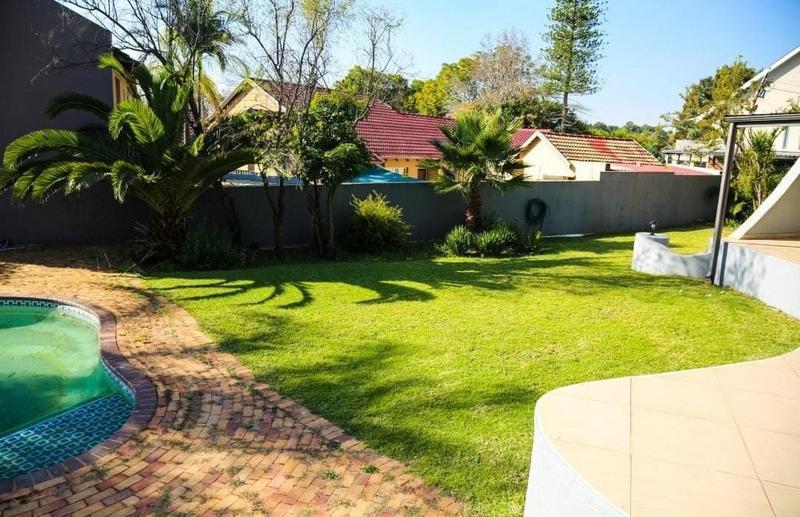 To Let 4 Bedroom Property for Rent in Bryanston Gauteng