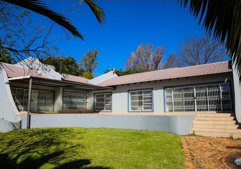 To Let 4 Bedroom Property for Rent in Bryanston Gauteng