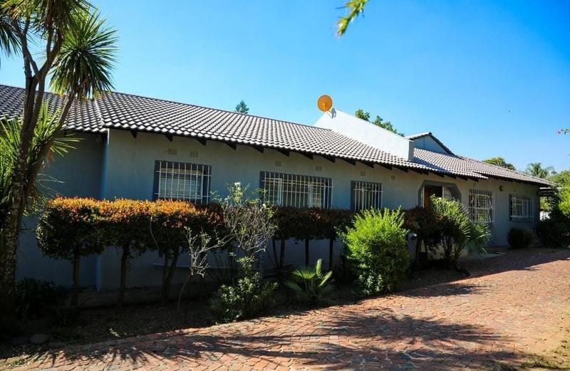 To Let 4 Bedroom Property for Rent in Bryanston Gauteng