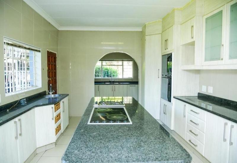 To Let 4 Bedroom Property for Rent in Bryanston Gauteng