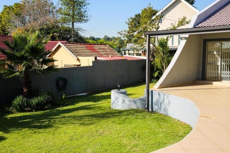 To Let 4 Bedroom Property for Rent in Bryanston Gauteng