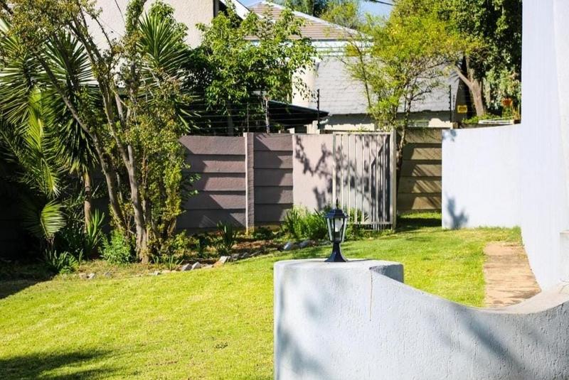 To Let 4 Bedroom Property for Rent in Bryanston Gauteng