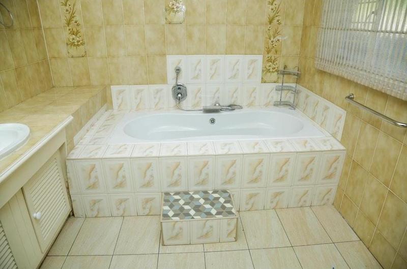 To Let 4 Bedroom Property for Rent in Bryanston Gauteng