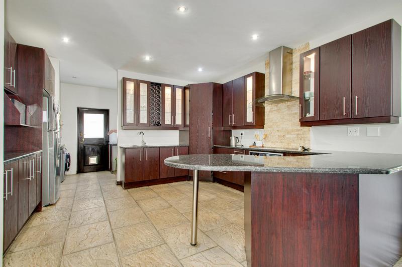 To Let 3 Bedroom Property for Rent in Broadacres Gauteng