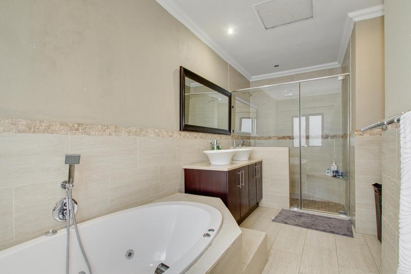 To Let 3 Bedroom Property for Rent in Broadacres Gauteng