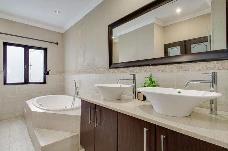 To Let 3 Bedroom Property for Rent in Broadacres Gauteng