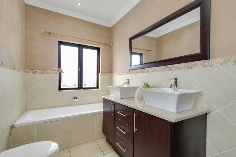 To Let 3 Bedroom Property for Rent in Broadacres Gauteng