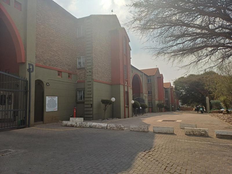 To Let 2 Bedroom Property for Rent in Amberfield Gauteng