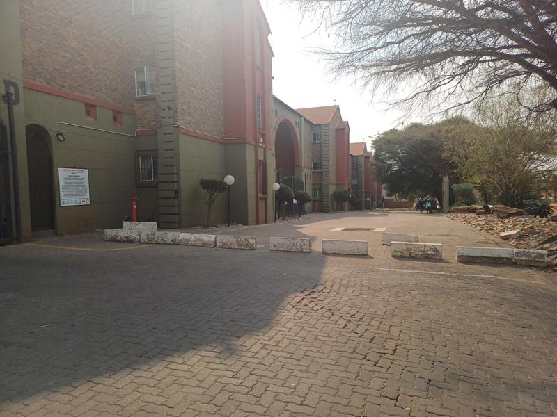 To Let 2 Bedroom Property for Rent in Amberfield Gauteng