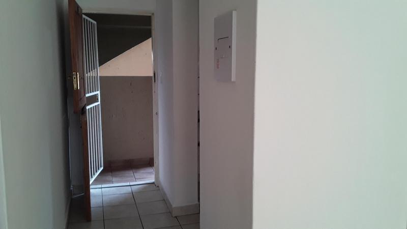 To Let 2 Bedroom Property for Rent in Amberfield Gauteng