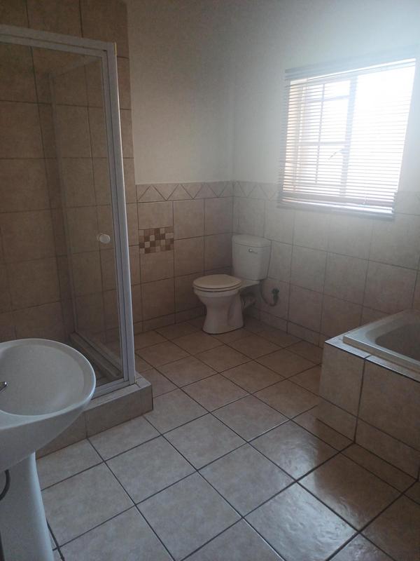 To Let 2 Bedroom Property for Rent in Amberfield Gauteng