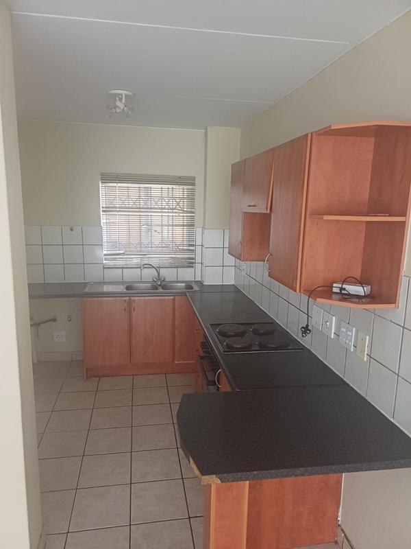 To Let 2 Bedroom Property for Rent in Amberfield Gauteng