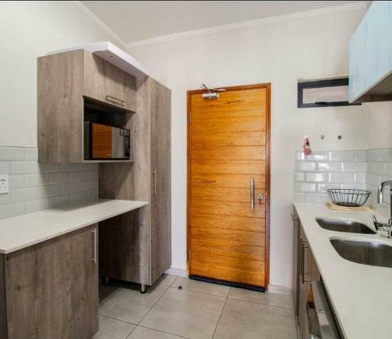 3 Bedroom Property for Sale in Glen Marais Gauteng