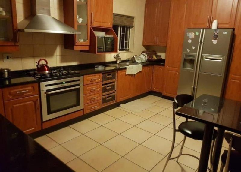 7 Bedroom Property for Sale in Clayville Gauteng