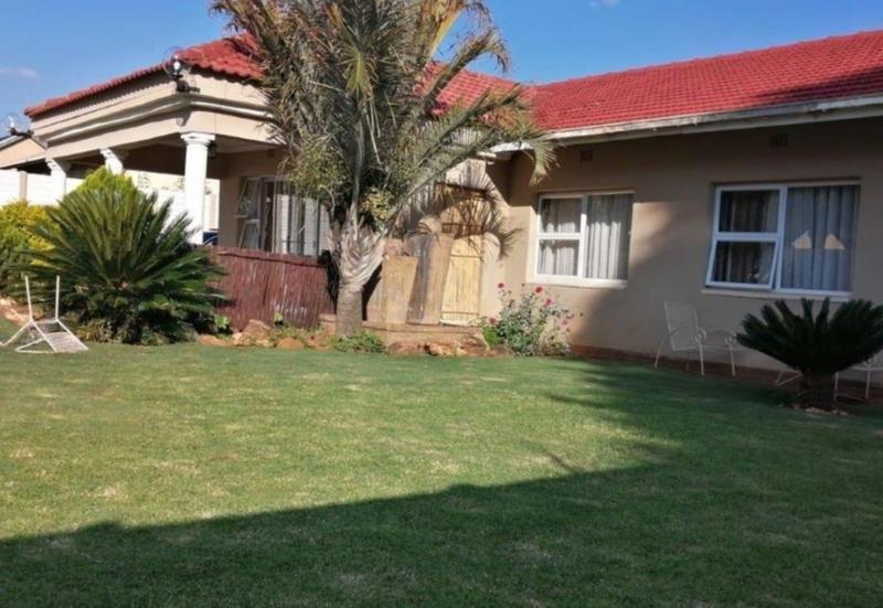 7 Bedroom Property for Sale in Clayville Gauteng