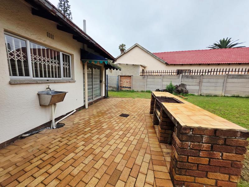 3 Bedroom Property for Sale in Noordwyk Gauteng