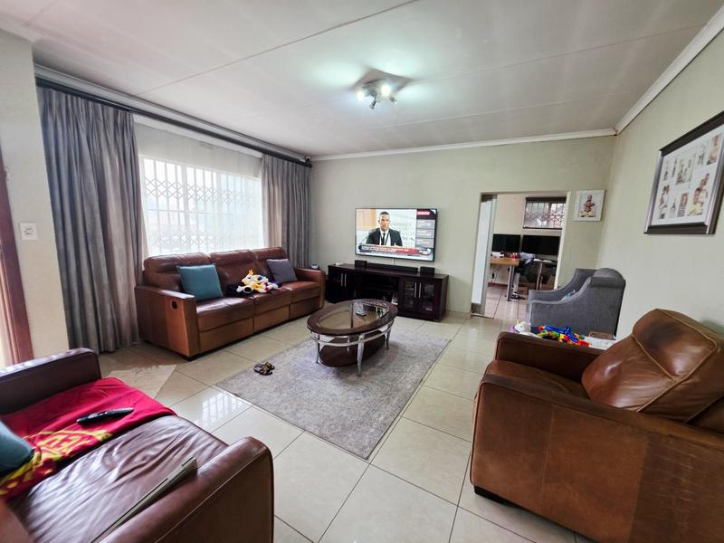 3 Bedroom Property for Sale in Noordwyk Gauteng
