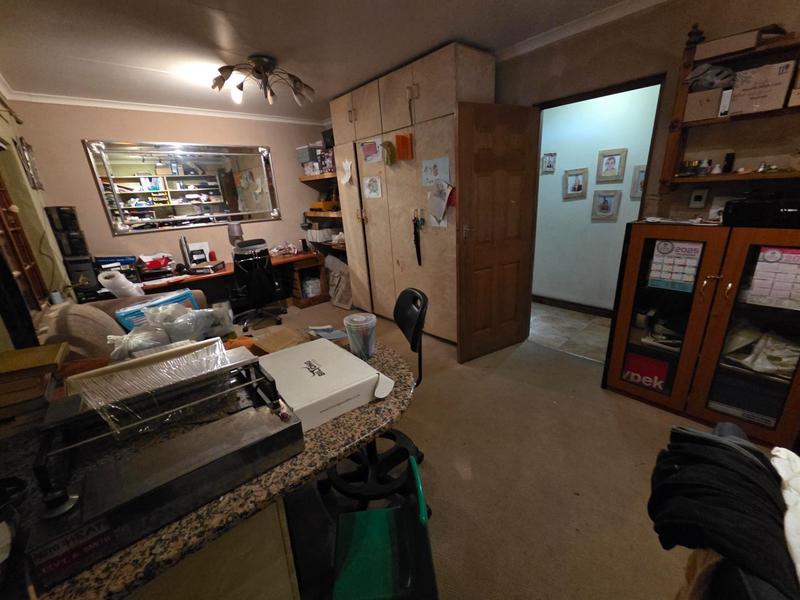 4 Bedroom Property for Sale in Elardus Park Gauteng