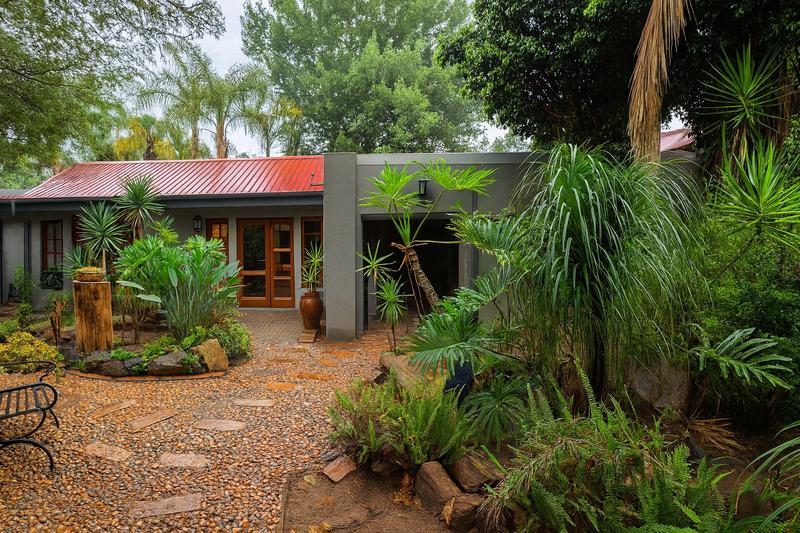 7 Bedroom Property for Sale in Elardus Park Gauteng