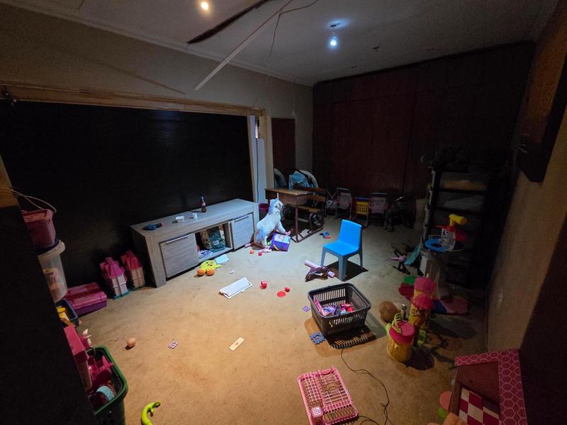 7 Bedroom Property for Sale in Elardus Park Gauteng