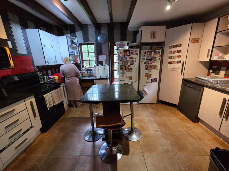 7 Bedroom Property for Sale in Elardus Park Gauteng