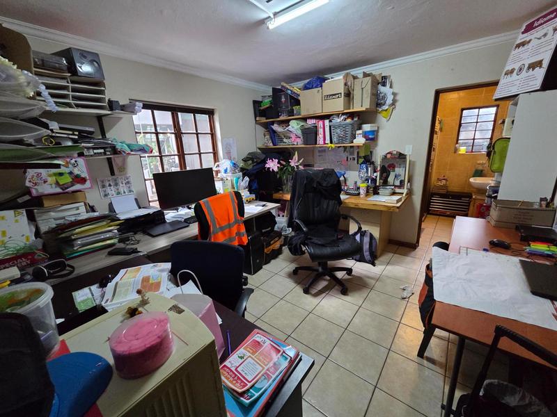 7 Bedroom Property for Sale in Elardus Park Gauteng