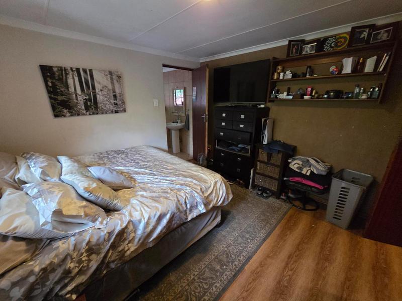 7 Bedroom Property for Sale in Elardus Park Gauteng