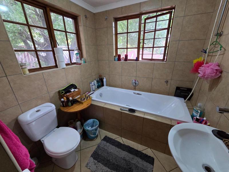 7 Bedroom Property for Sale in Elardus Park Gauteng