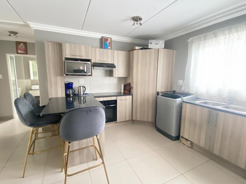 To Let 2 Bedroom Property for Rent in Broadacres Gauteng