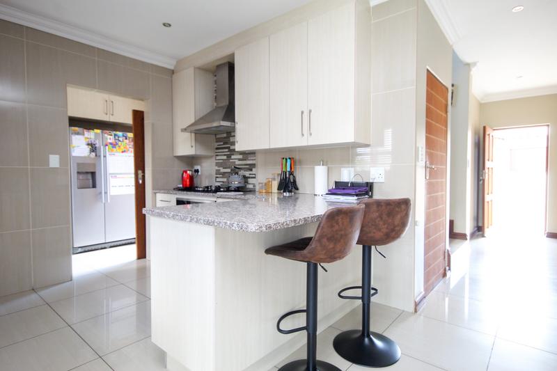 3 Bedroom Property for Sale in Thatchfield Gauteng