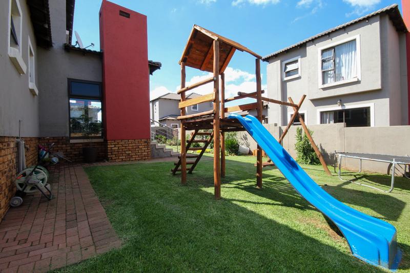 3 Bedroom Property for Sale in Thatchfield Gauteng