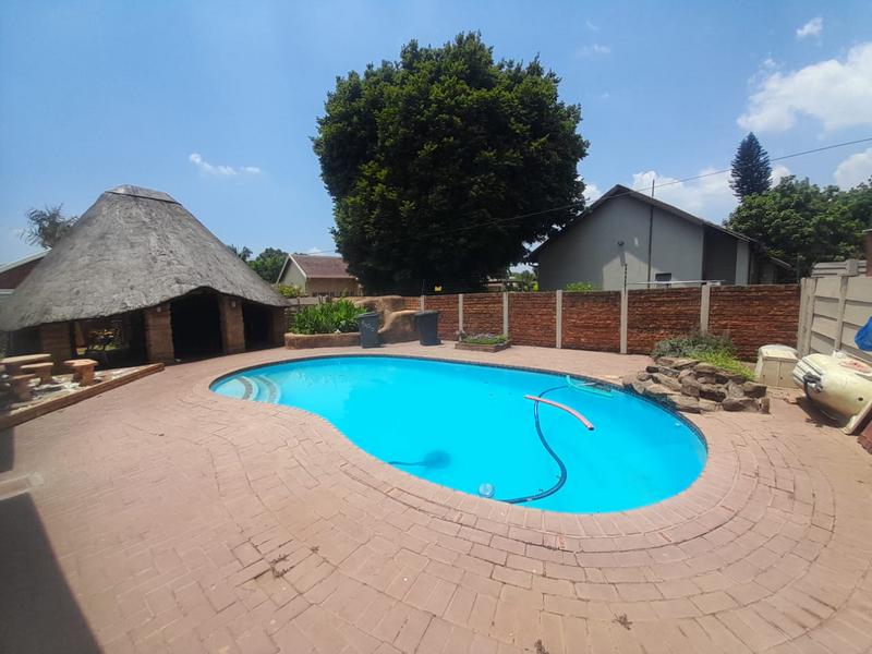 3 Bedroom Property for Sale in Dorandia Gauteng