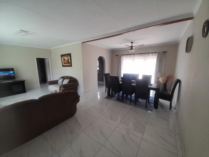 3 Bedroom Property for Sale in Dorandia Gauteng