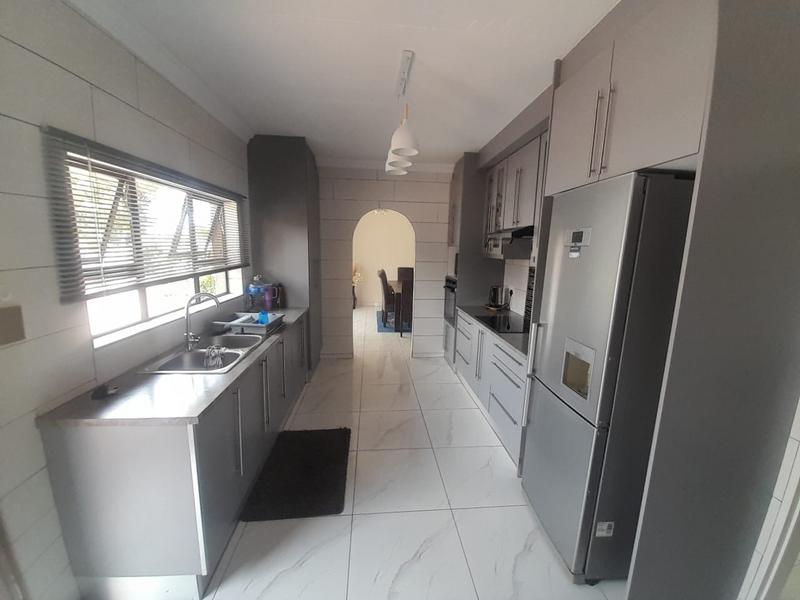3 Bedroom Property for Sale in Dorandia Gauteng
