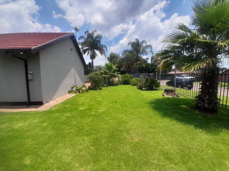 3 Bedroom Property for Sale in Dorandia Gauteng