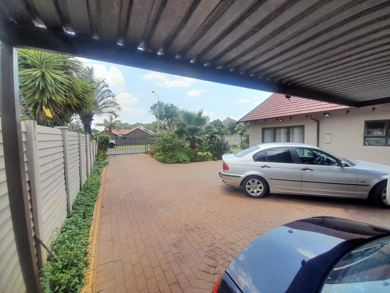 3 Bedroom Property for Sale in Dorandia Gauteng