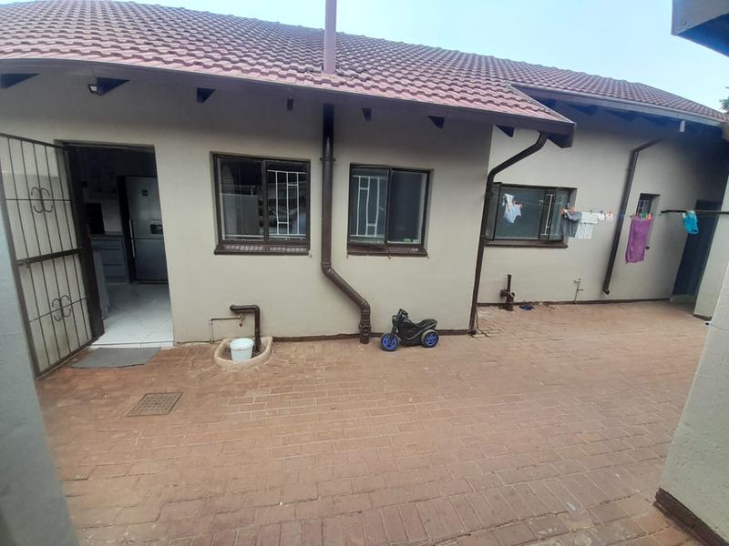 3 Bedroom Property for Sale in Dorandia Gauteng