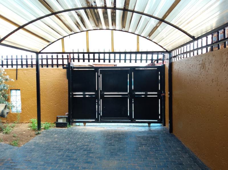 3 Bedroom Property for Sale in Lenasia South Gauteng