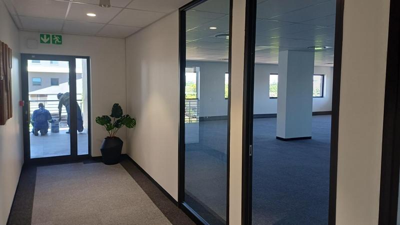 To Let commercial Property for Rent in Die Hoewes Gauteng